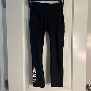 LULULEMON CROP LEGGINGS